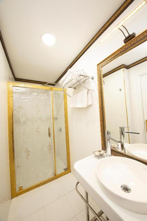Phosphorion Hotell Istanbul Exteriör bild Bathroom